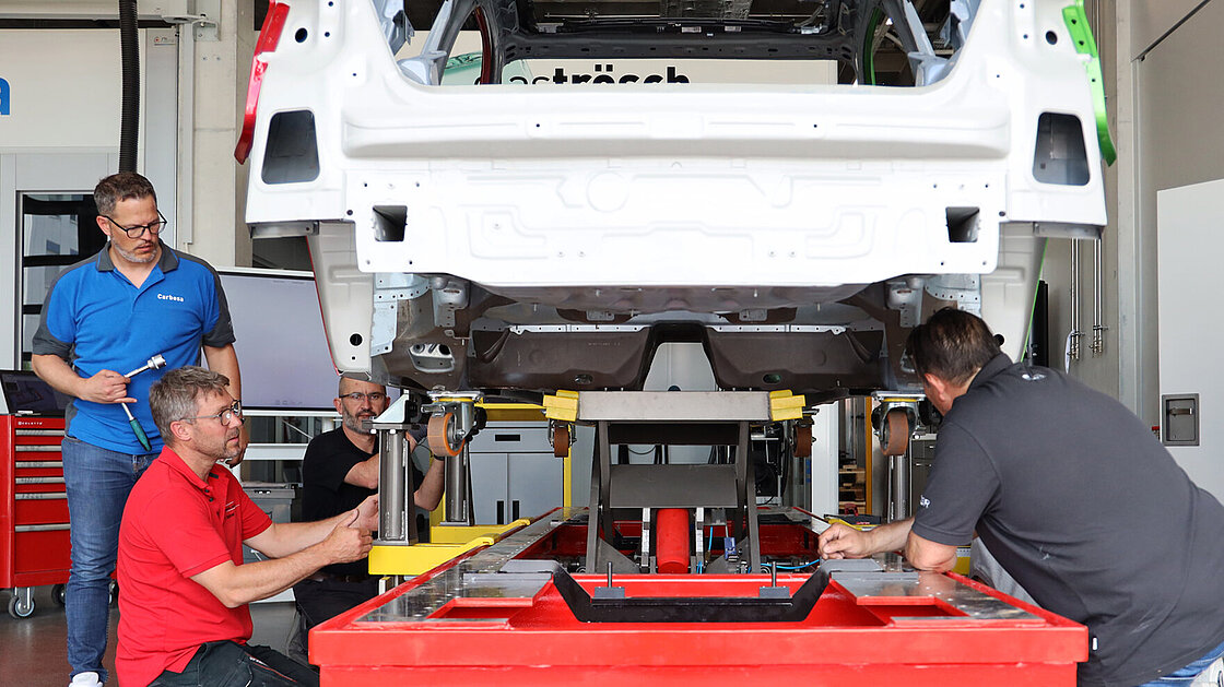 Glas Trösch Automotive Academy Carbesa Schulungen